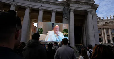 Pope Francis Receives Intravenous Antibiotics for Lung Issue