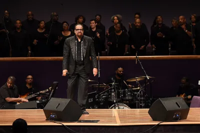 Award-Winning Singer Who 'changed the face of black gospel music' Dies at 77