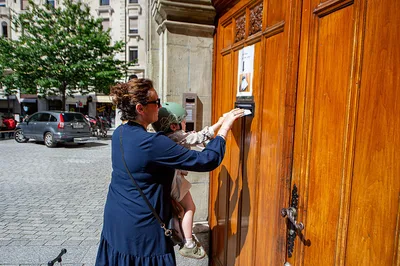 Swiss Voters Reject 10 Million Population Cap in Close Referendum