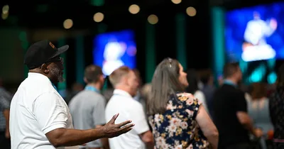 SBC attendees advance amendment barring female preaching