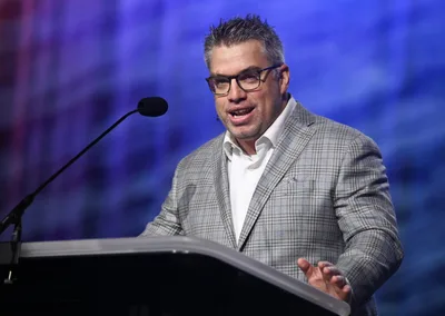 Inserra reminds SBC of cloud of witnesses, race to run | Baptist Press