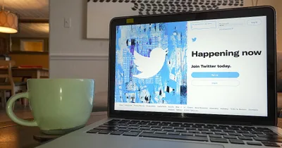 Twitter plans “poison pill” if Musk tries takeover