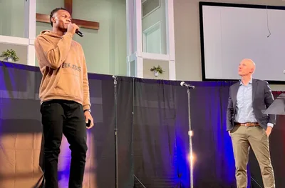Beloved UK big man makes surprise appearance at Kentucky church | Baptist Press
