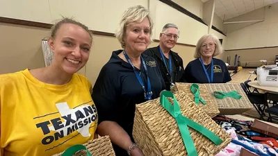 Texans on Mission gives grieving parents baskets of blessing | Baptist Press