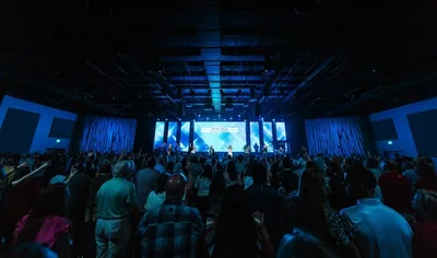 Nearly 3,000 people attend opening worship at new Church of the Highlands campus