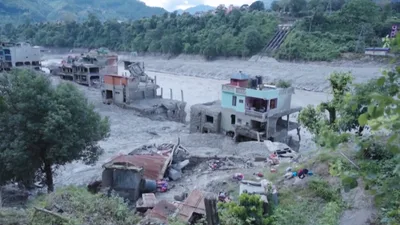 1000+ Dead, 500 Trapped in Nepal Disaster: Operation Blessing on the Scene, Helping Survivors | CBN