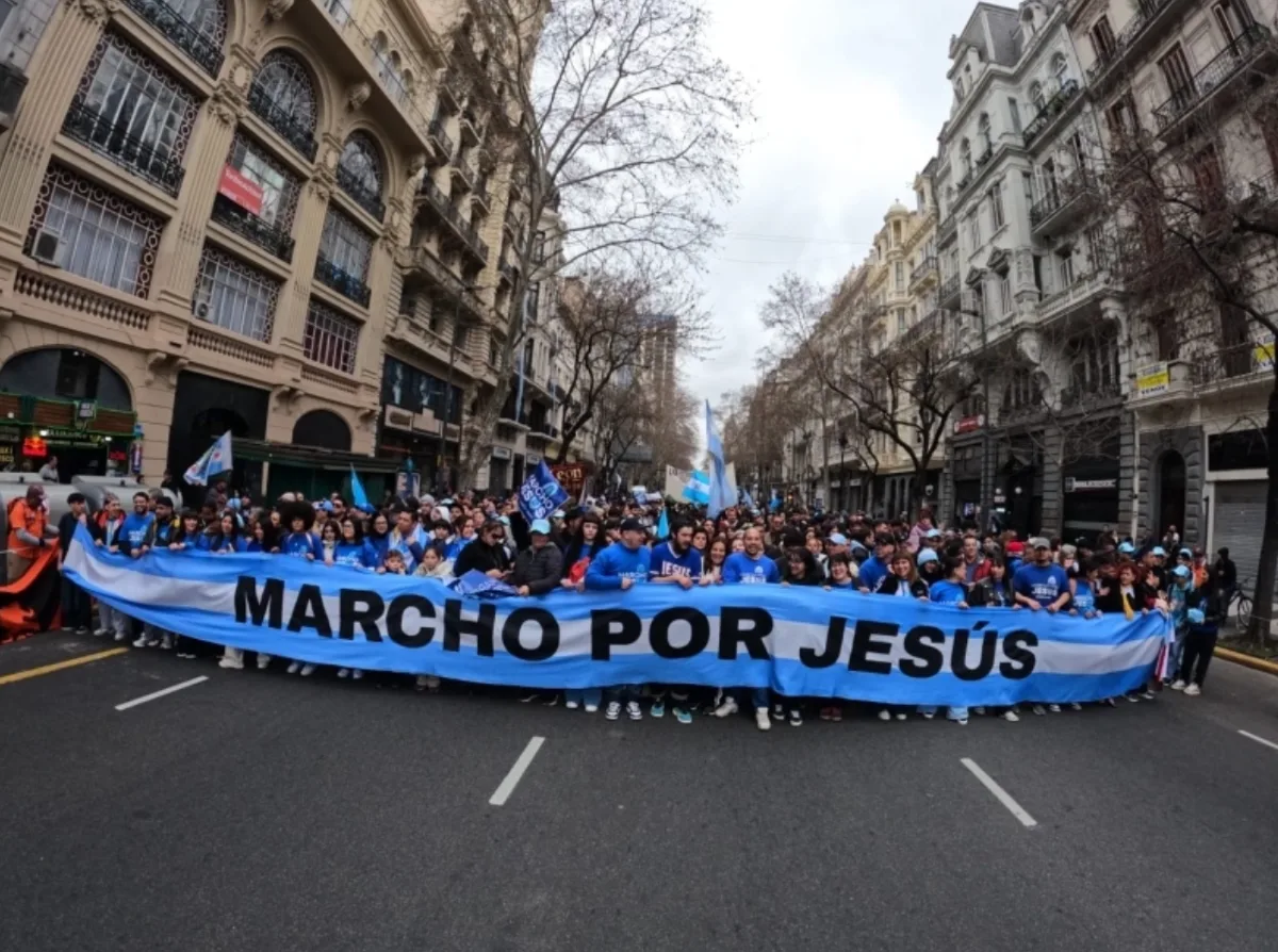 March for Jesus returns to Buenos Aires, drawing tens of thousands for prayer and worship