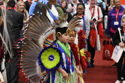 Messengers swarm All Nations booth | Baptist Press