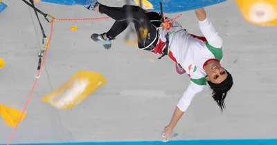 Iranian Climber Goes without Hijab, Then Leaves Competition