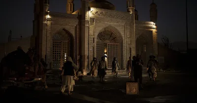 Taliban target Islamic State hideout after weekend bombing
