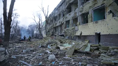 Russia Expands War in Ukraine, Faces Stiff Opposition on Two Fronts