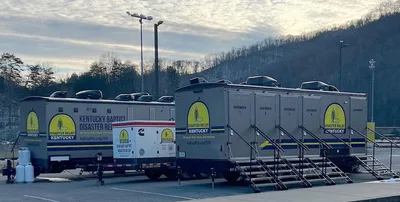 Kentucky DR meeting needs with laundry and shower units | Baptist Press