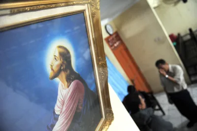 Indonesia sentences Christian pastor 2 years in prison under Islamic blasphemy law