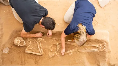 Rare Skeletal Remains Discovered by Archaeologists Show Evidence of First Roman Crucifixion in UK