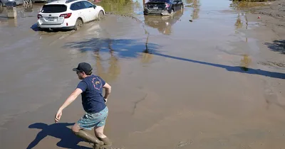 Tropical storm causes damages and flash floods in southern California