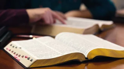 Tyndale Celebrates 25th Anniversary of NLT Bible With Global Campaign to Distribute God's Word