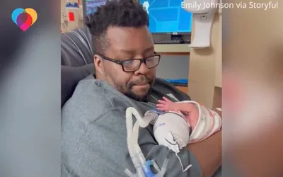 'Proof That God Is Faithful': Premature Baby Raises Hand as Father Sings Worship Song