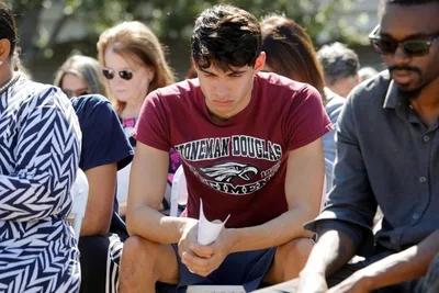 Pastors Call on Christians to Pray Sunday for Families of Florida Mass Shooting Victims
