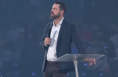 Seth Dillon warns Liberty students about ‘radical conspiracists’ exploiting young Christians