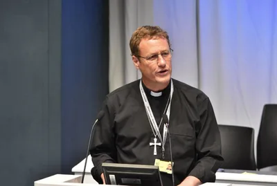 Church must resist 'us vs them' politics, warns Bishop of Leicester