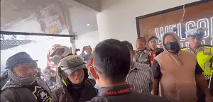 Islamic Extremists Halt Church Service in Indonesia - Morningstar News