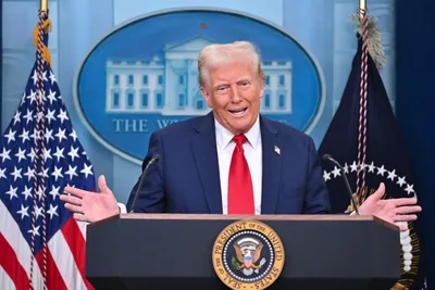 Trump Says DC Air Crash Victims are 'in the warm embrace of a loving God,' Blames DEI