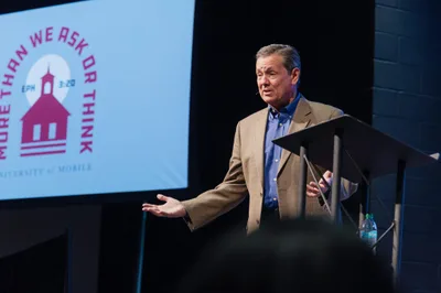 Ezell Challenges U Mobile Students to Live for the Lost | Baptist Press