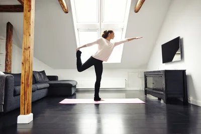 Study: Your Ability to Balance on One Leg Might Be a Sign of a Long Life - RELEVANT