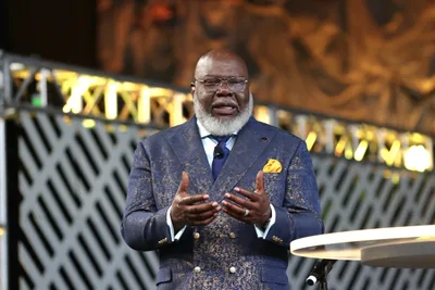 TD Jakes’ Relationship with Diddy under Scrutiny Again in Wake of Raid, Lawsuits