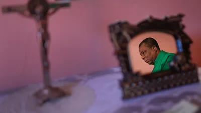Catholic Priest Who Survived Haitian Gang Abduction Urges Prayers for 17 Kidnapped Missionaries