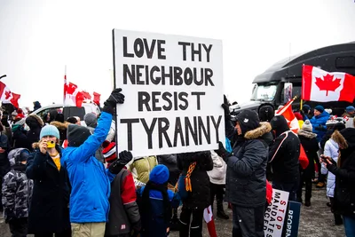 'Regain Our Freedoms': Trucker Convoy Arrives in Canadian Capital to Protest Government's Vaccine Mandate