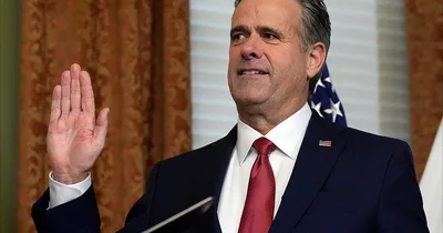 Former Intelligence Director, Congressman Sworn In at CIA