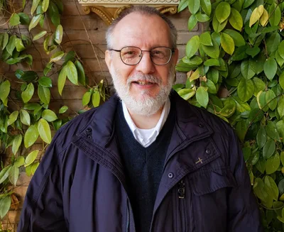 Rwandan immigrant turns himself in for killing French priest | Crux Now