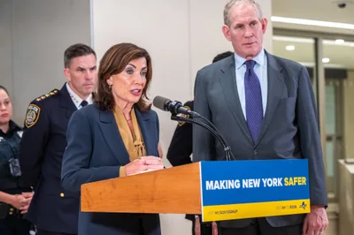 NY Gov. Kathy Hochul Thanks God as Passengers Survive Small Plane Crash on the Hudson