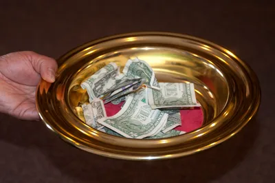 Report: Giving to larger churches dropped last year, even as charitable donations rose | Baptist Press