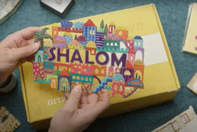 Gift Box Company Working to Combat Anti-Semitism, Educate People about Israel