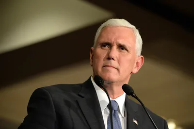Does the ‘Billy Graham Rule’ Hurt or Help Women?