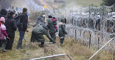Poland deploys troops to Belarus border