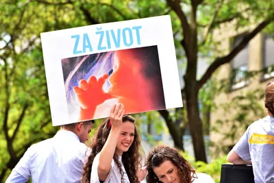 How does U.S. abortion law compare to those in European countries?