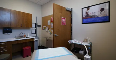 Texas Arrests Eight for Performing Illegal Abortions