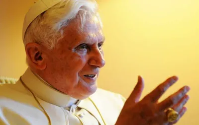 Archbishop Gänswein: Benedict XVI had three COVID-19 vaccine doses ‘out of conviction’