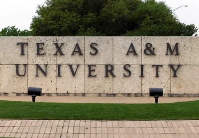 Judge Blocks Texas A&M Ban on Drag Shows, Cites Shakespearan Cross-Dressing