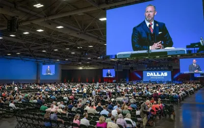 Al Mohler Offers Prayer for Jennifer Lyell at SBC Annual Meeting