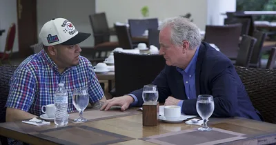 U.S. senator meets with deported immigrant in El Salvador