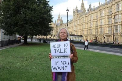 Christian Woman Convicted Over Sign Offering to Talk, Deemed in Violation of Abortion Clinic Buffer Zone Law
