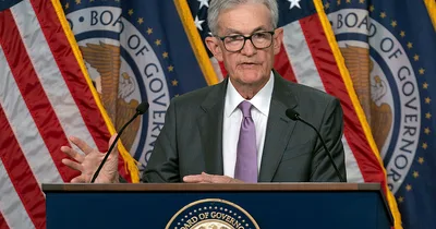 Fed maintains interest rates