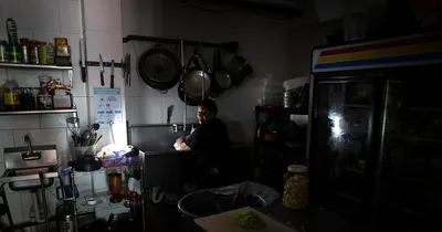 Puerto Ricans protest power outages