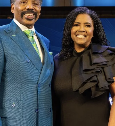 Pastor Tony Evans Announces Engagement; Honors Late Wife, Asks Congregation for Prayers