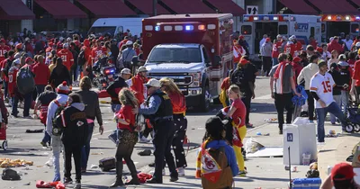 At least 1 dead in Kansas City shooting after Chiefs parade