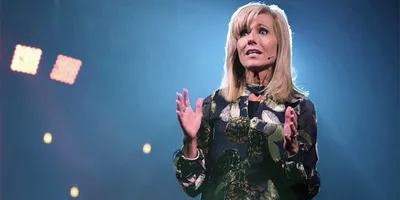 Beth Moore: ‘If You’re Not Going to Get Vaccinated, for the Love of God, Put on a Mask’